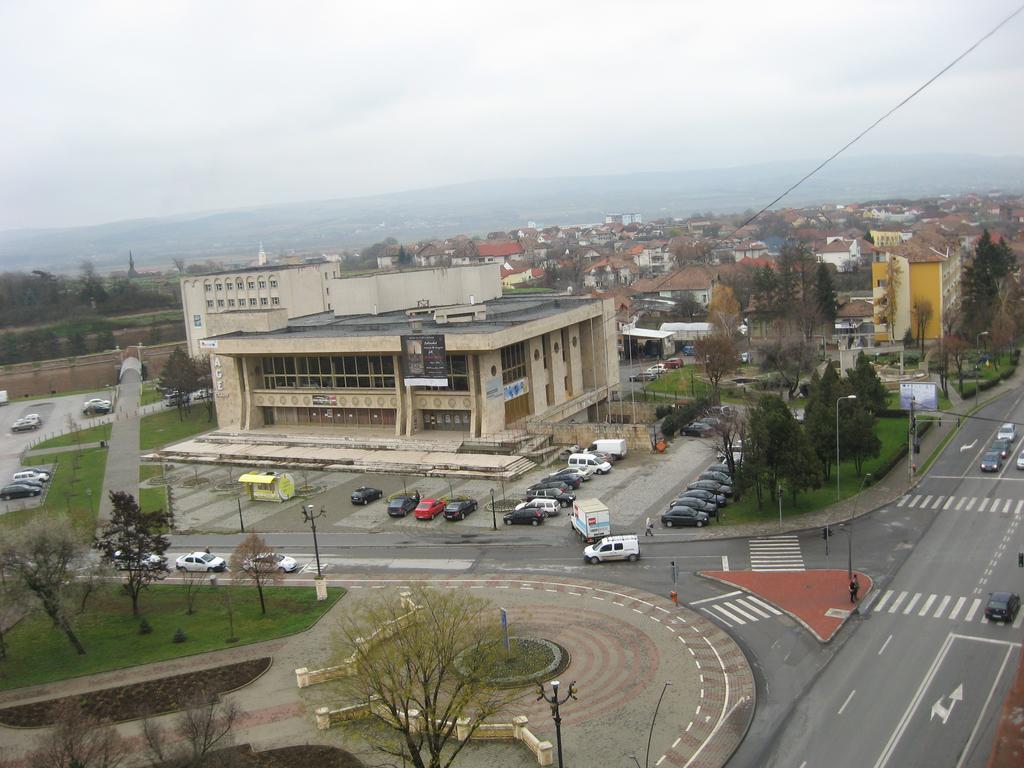 Panoramic Apartment Alba Iulia Extérieur photo