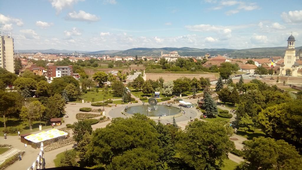Panoramic Apartment Alba Iulia Extérieur photo